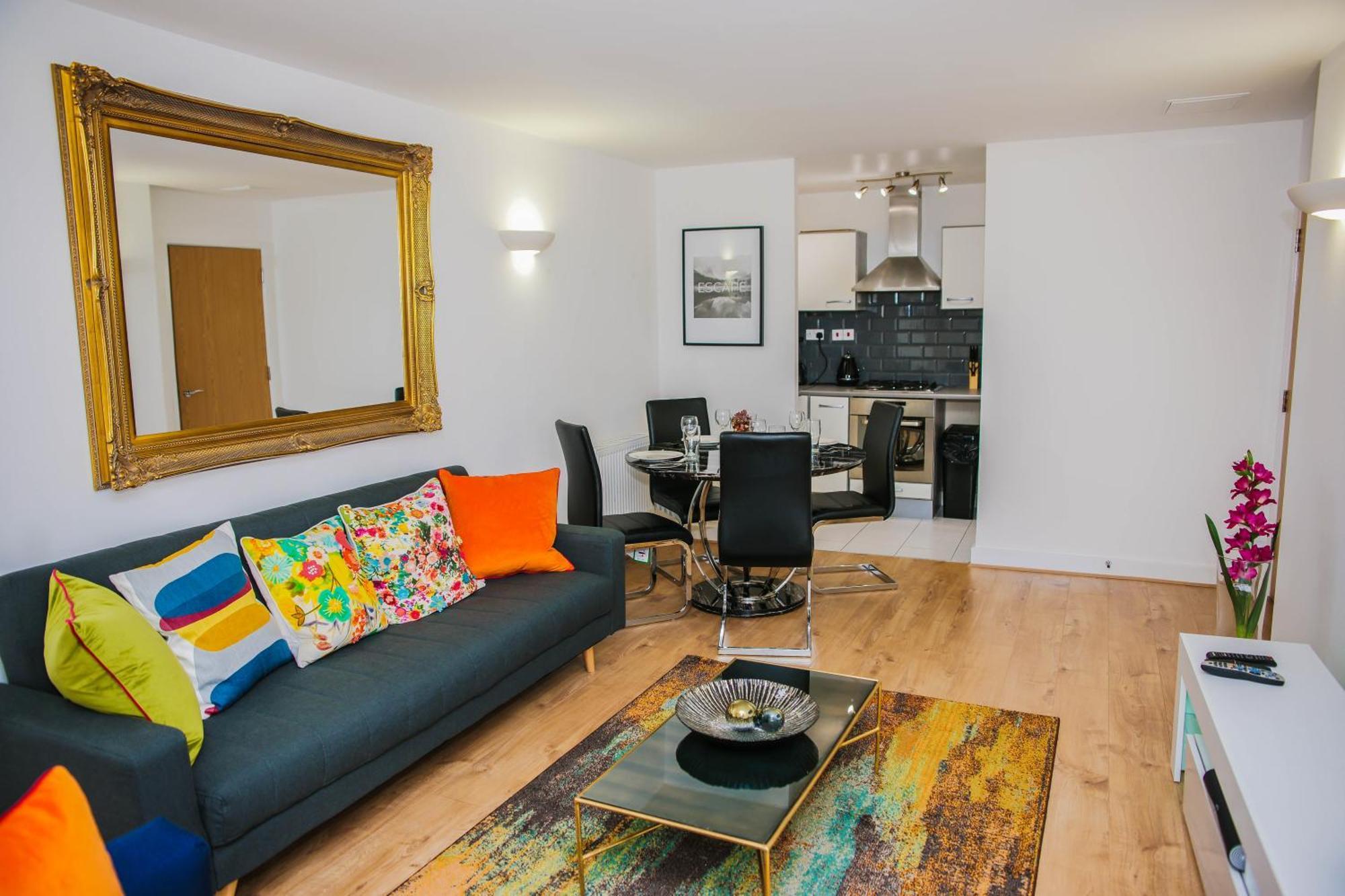 Riverside 2 Bed Apartment Londra Esterno foto