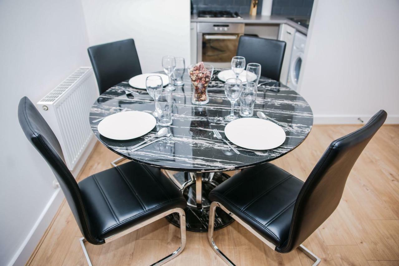 Riverside 2 Bed Apartment Londra Esterno foto