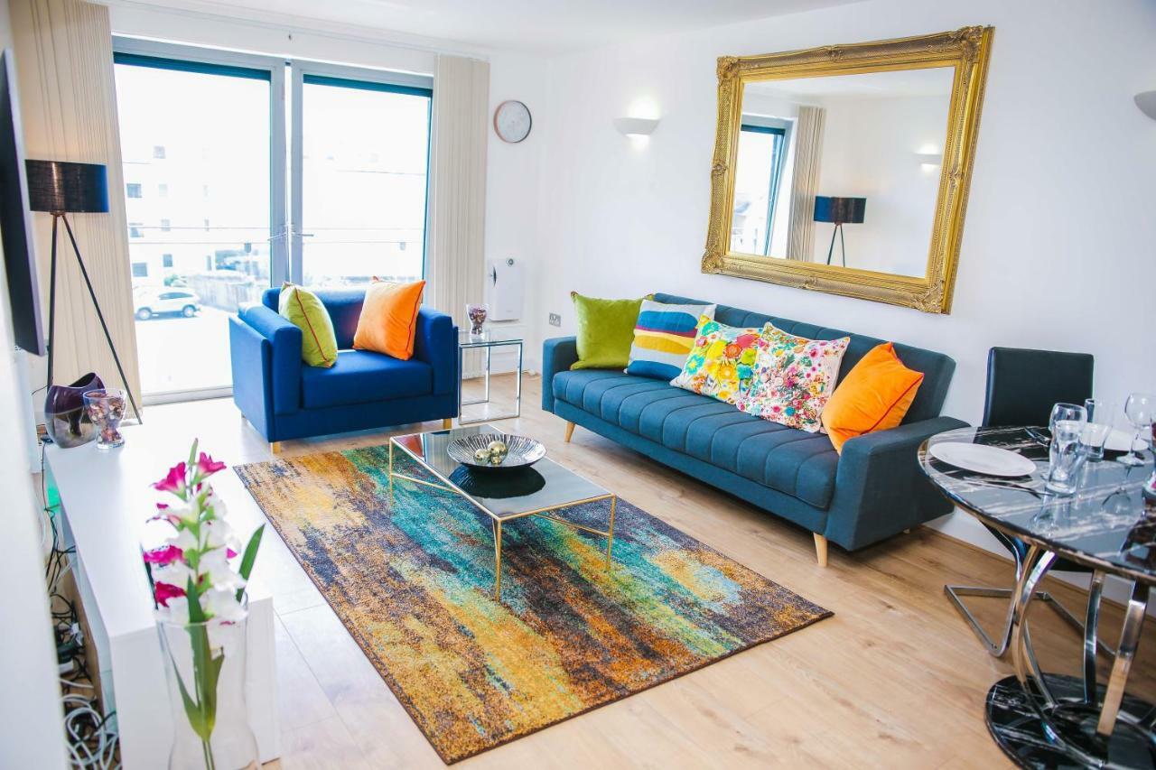 Riverside 2 Bed Apartment Londra Esterno foto