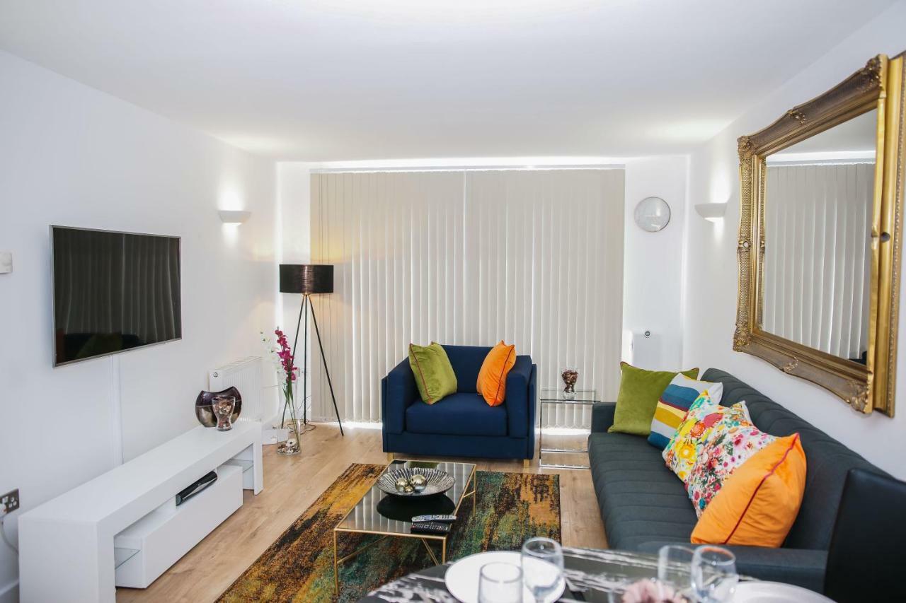 Riverside 2 Bed Apartment Londra Esterno foto