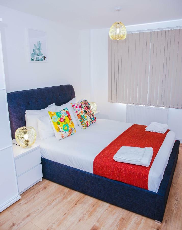 Riverside 2 Bed Apartment Londra Esterno foto