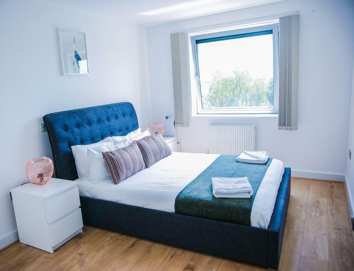 Riverside 2 Bed Apartment Londra Esterno foto
