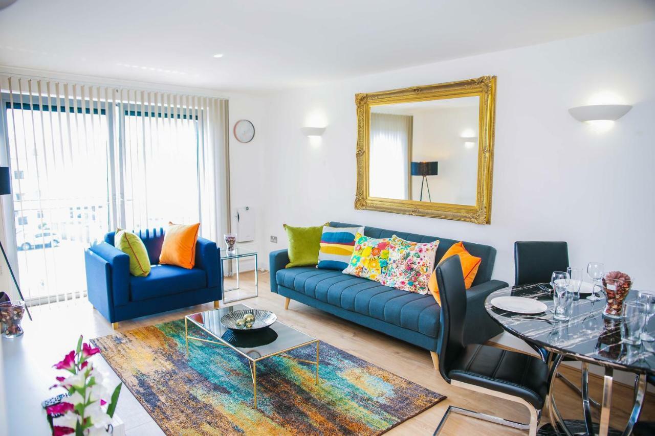 Riverside 2 Bed Apartment Londra Esterno foto