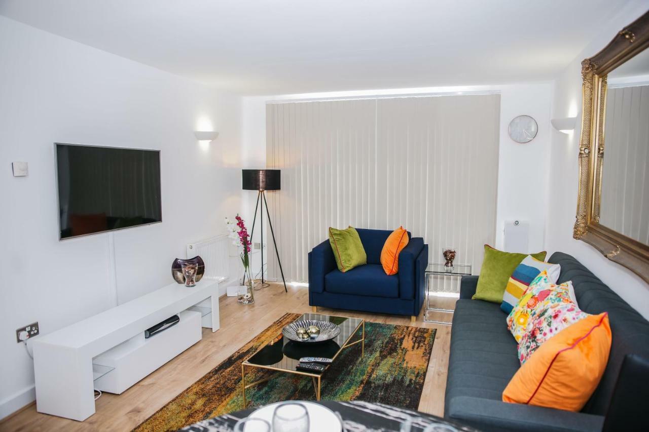 Riverside 2 Bed Apartment Londra Esterno foto