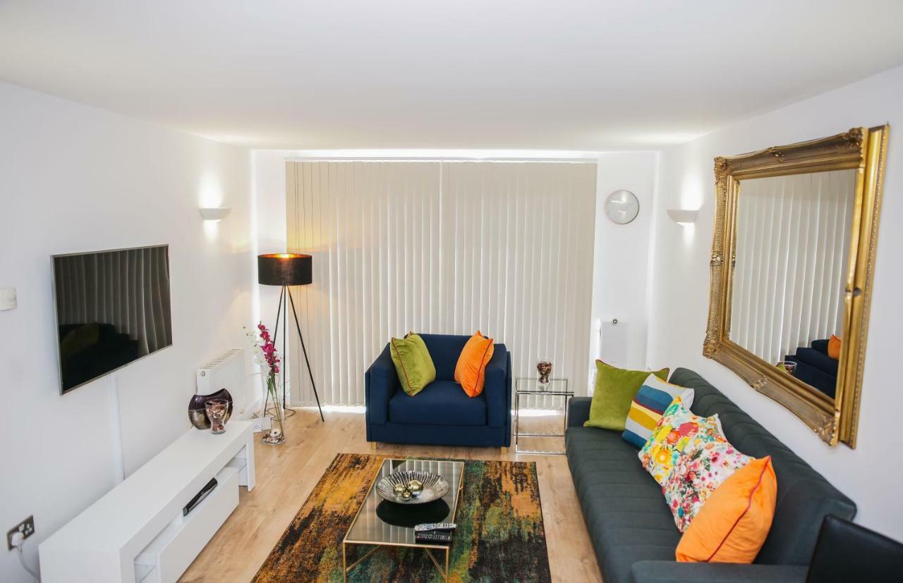 Riverside 2 Bed Apartment Londra Esterno foto